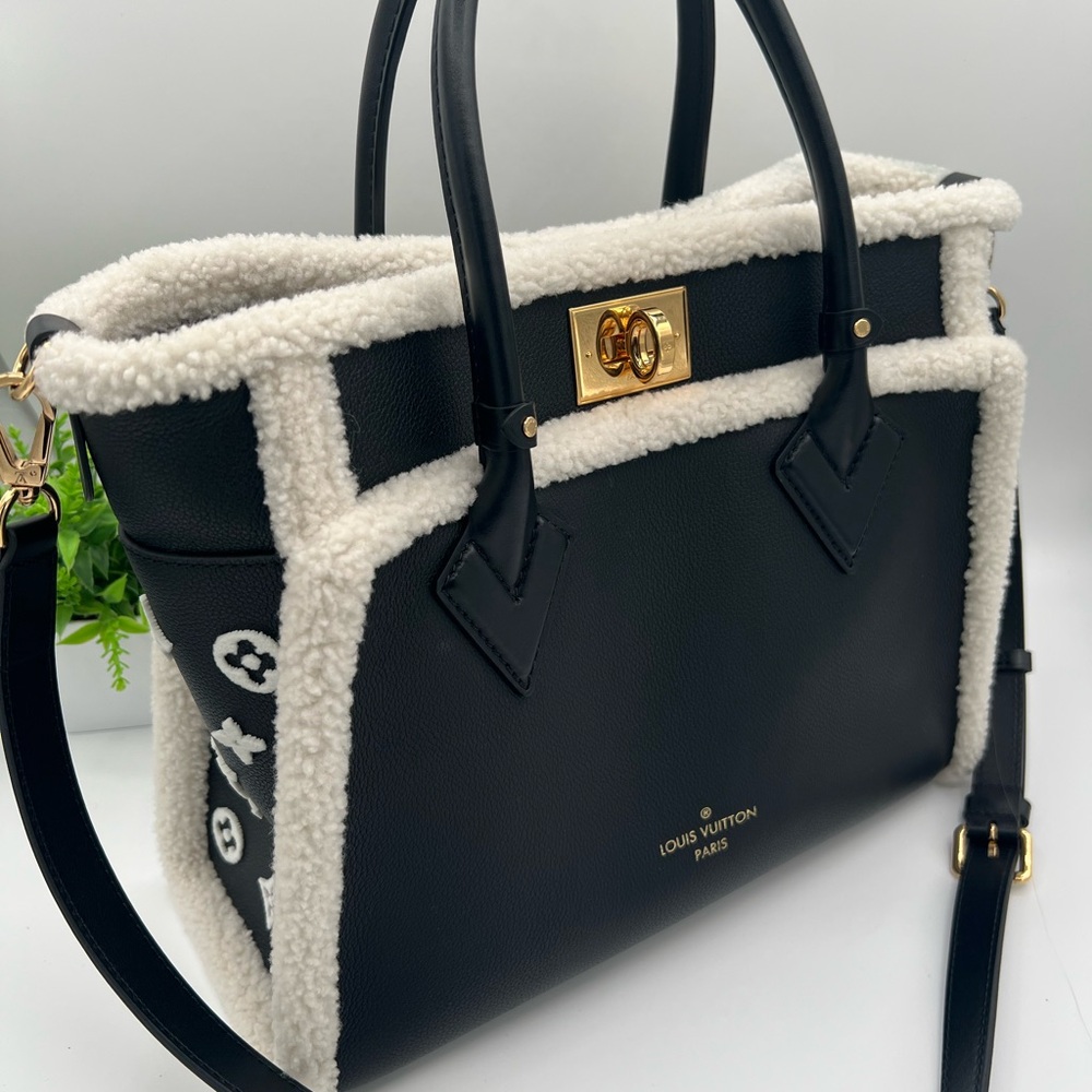 LOUIS VUITTON  Rare Grained Calfskin Shearling On My Side MM Black🔥😍❤️